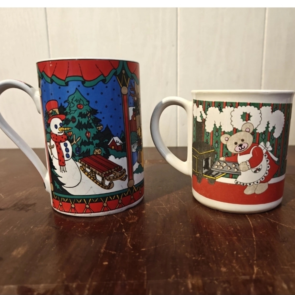 Vintage 1980s Christmas Holiday Mug Set